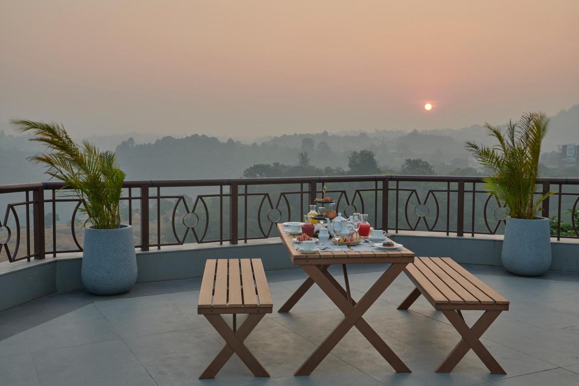 The Dukes Retreat Khandala Лонавала Экстерьер фото